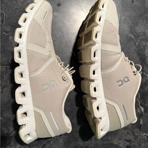 Light gray boutique tennis shoes